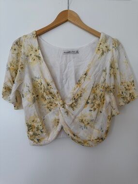 Abercrombie & Fitch White Floral Twist-Front Crop Blouse Size Medium
